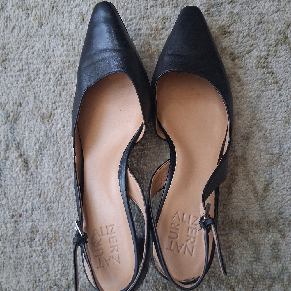 Naturalizer Black Heels Elegant Design